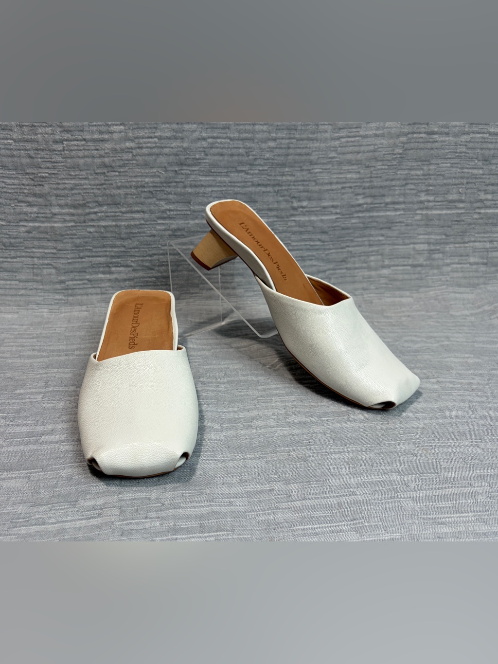 L'amour Des Pieds "Winoc" Mule Pumps With A Low Block Heel And Square Toe